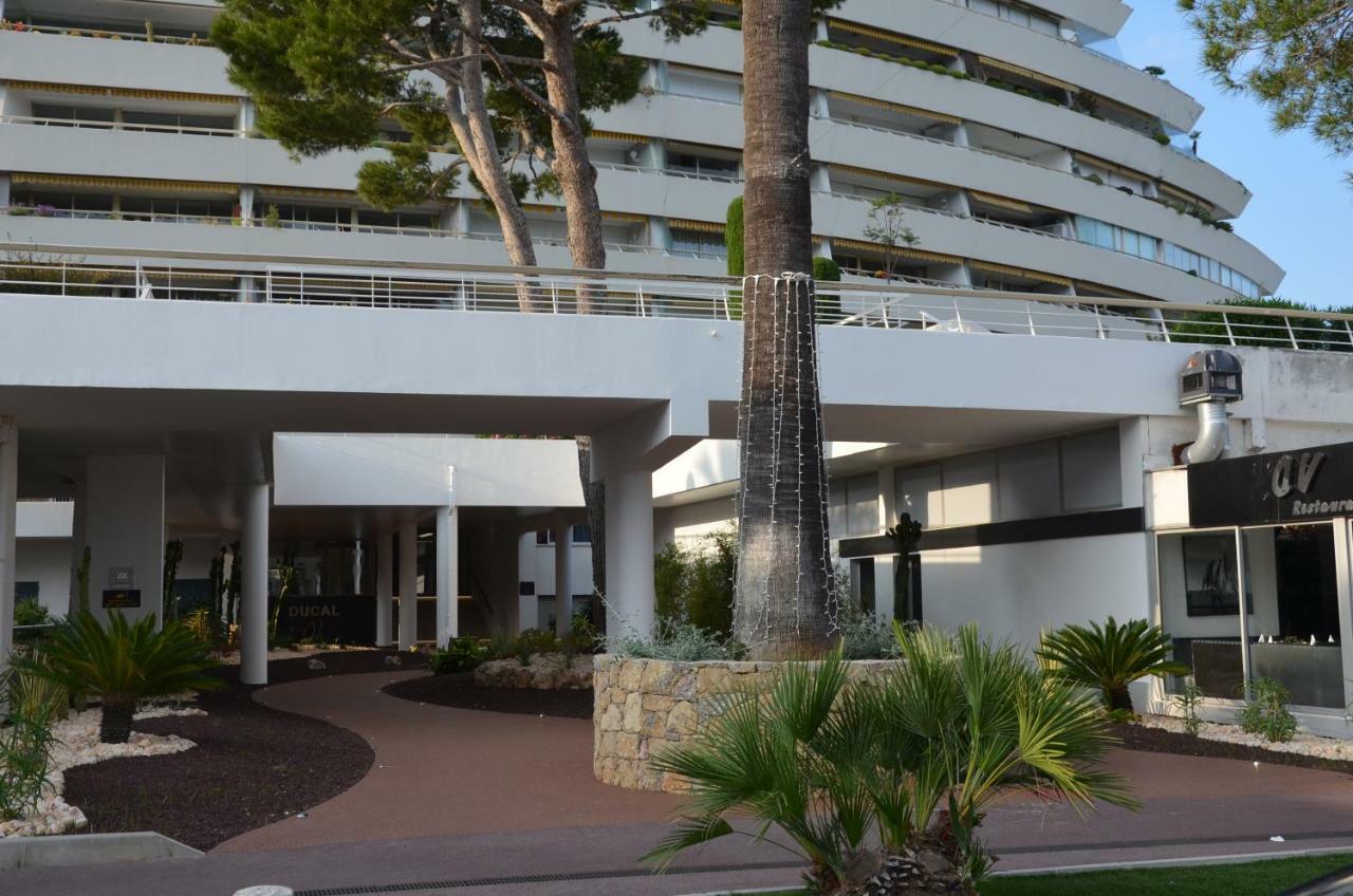 Апартаменты Dream French Riviera - Fame Marina Baie Des Anges Вильнёв-Лубе Экстерьер фото